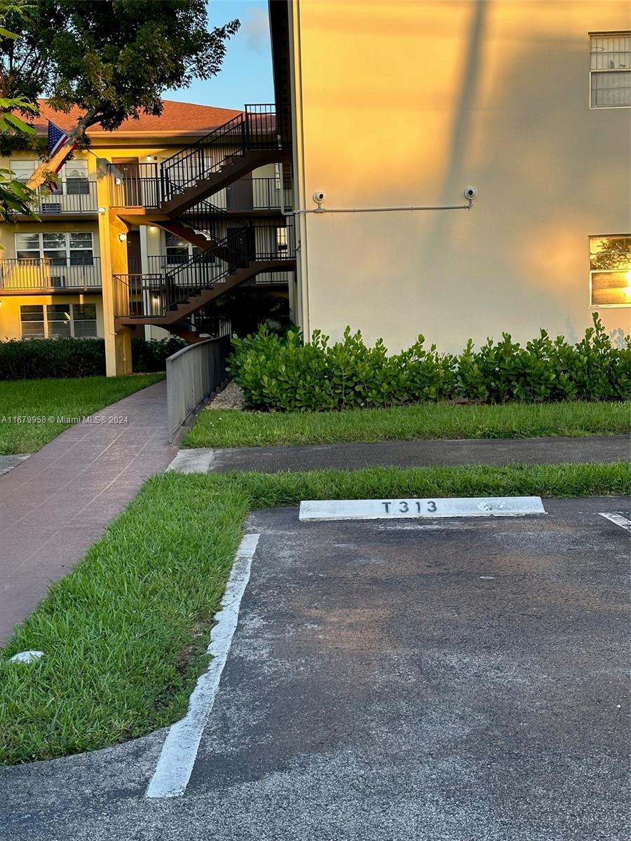 NEW HAMPTON VI - Residential