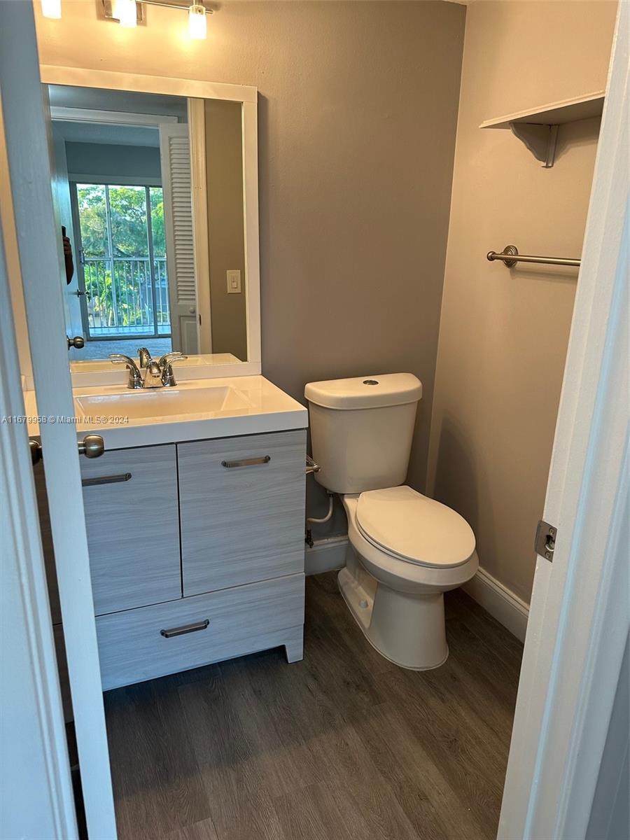 NEW HAMPTON VI - Residential