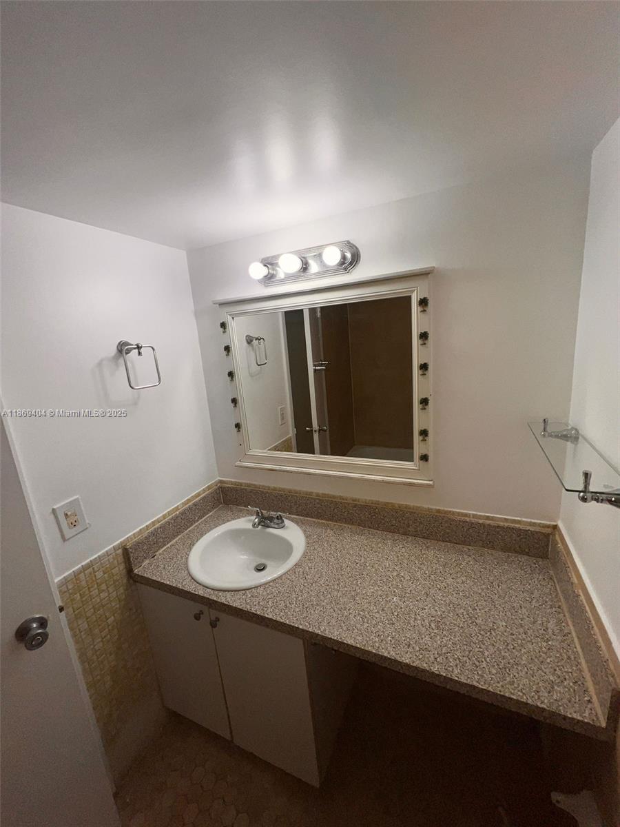 BAYVIEW PALMS CONDO - Residential