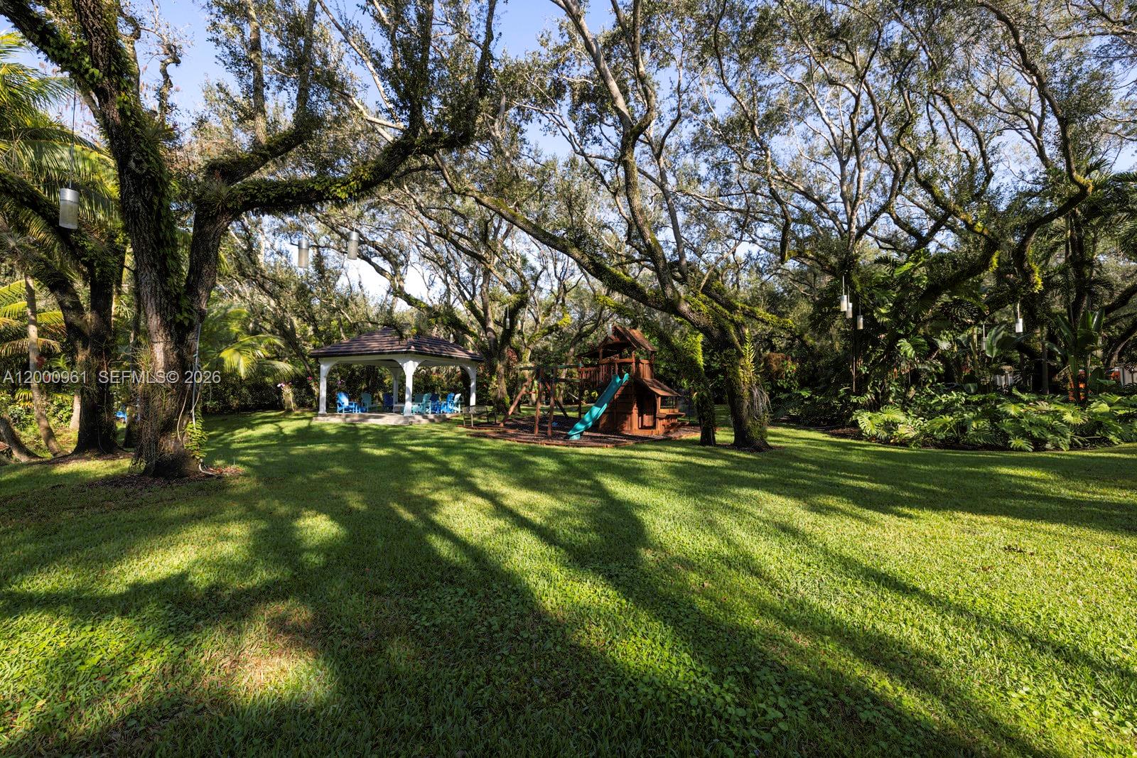 SNAPPER CREEK LAKES SUB - Residential Lease