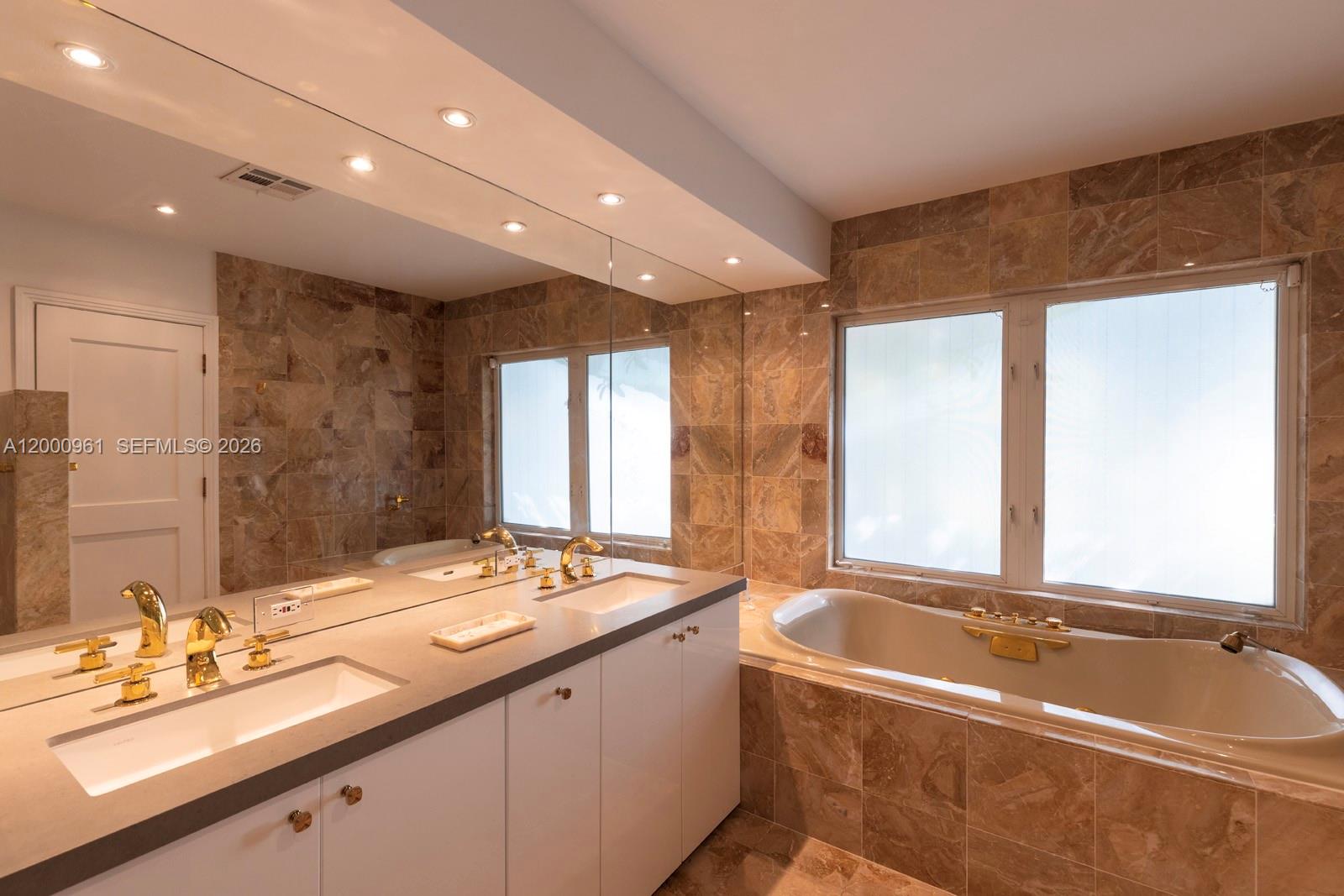 SNAPPER CREEK LAKES SUB - Residential Lease