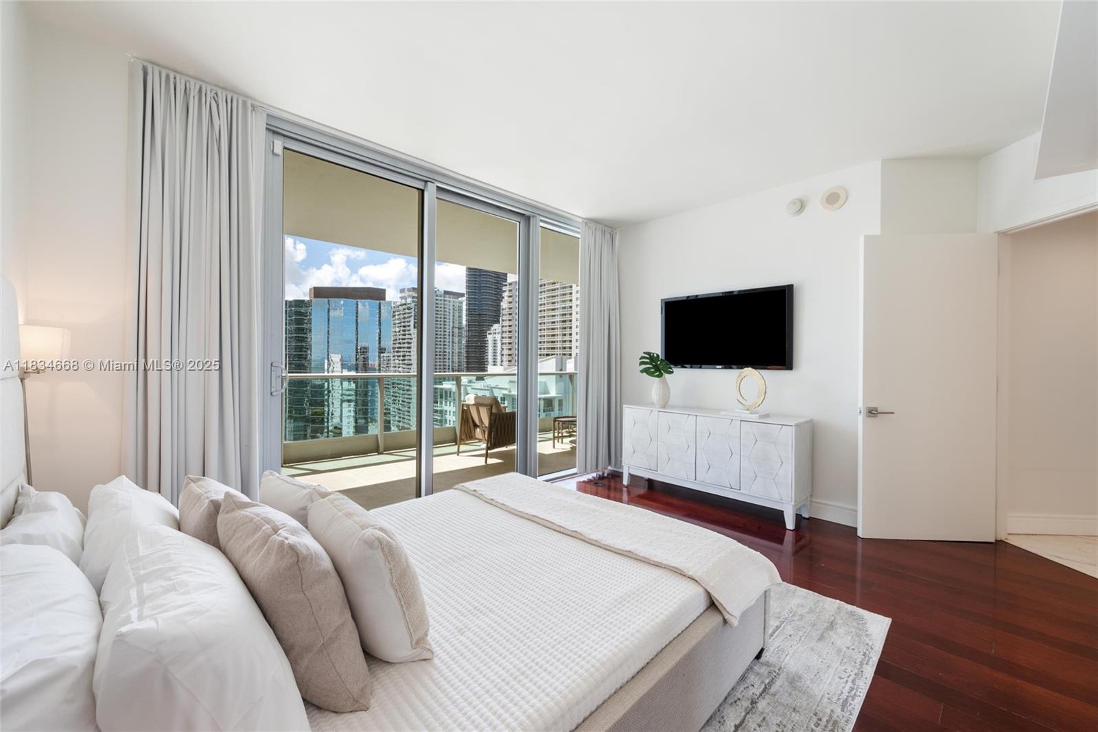 JADE RESIDENCES AT BRICKE - Residential