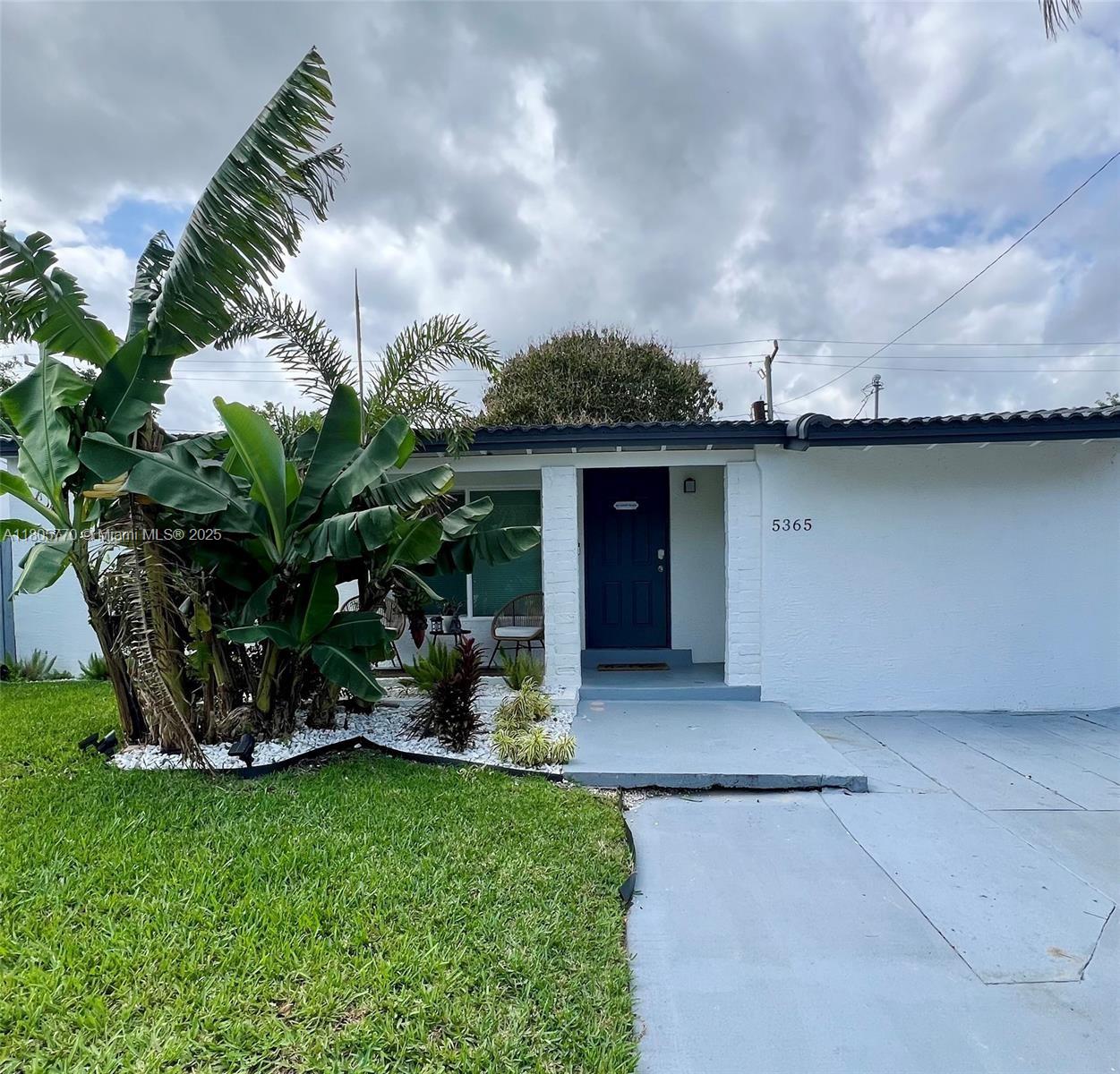 Rental Property at 5365 N Andrews Ave, Oakland Park, Miami-Dade County, Florida - Bedrooms: 3 
Bathrooms: 2  - $3,800 MO.