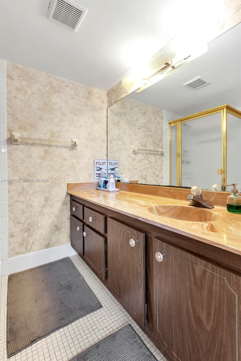 BERMUDA CLUB FOUR CONDO - Residential