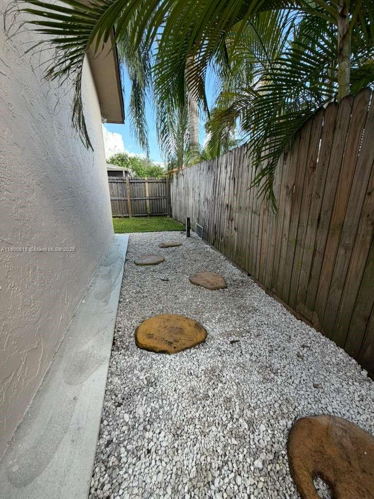 CENTRAL DANIA HEIGHTS - Residential Lease