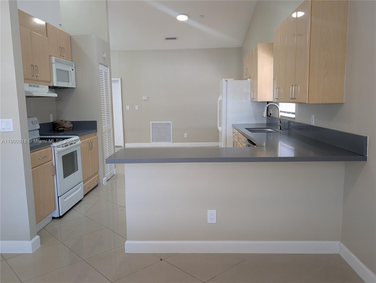 CENTRAL DANIA HEIGHTS - Residential Lease