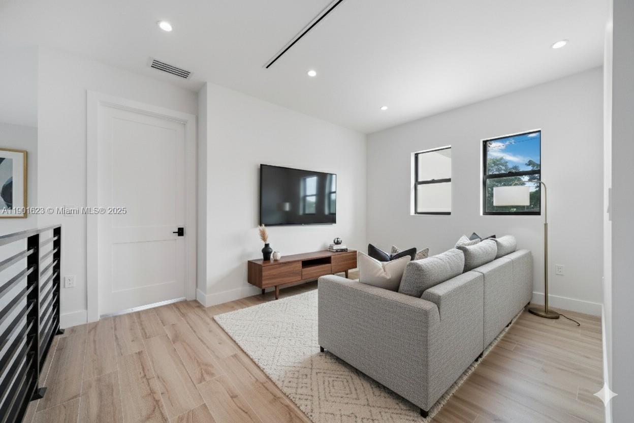 VALENTINES SUB B-29 - Residential