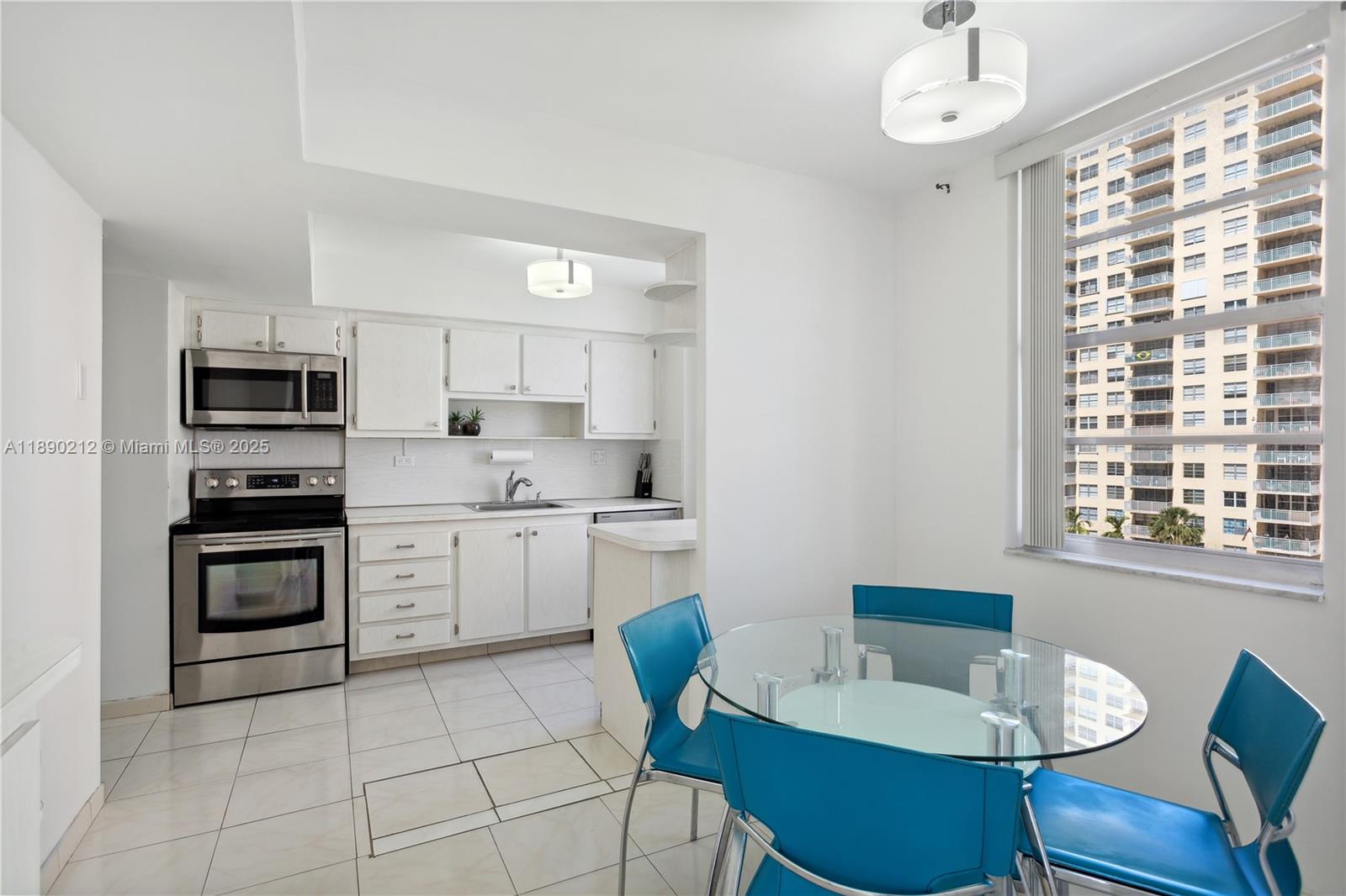 WINSTON TOWERS 100 CONDO - Residential