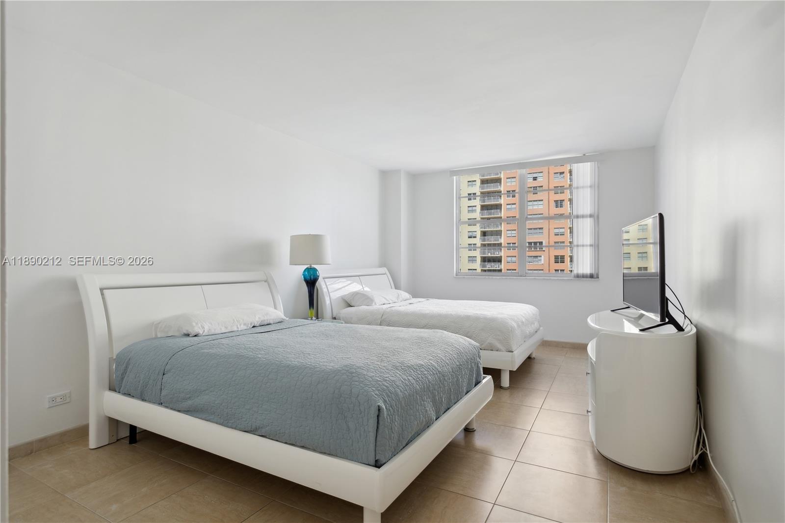 WINSTON TOWERS 100 CONDO - Residential