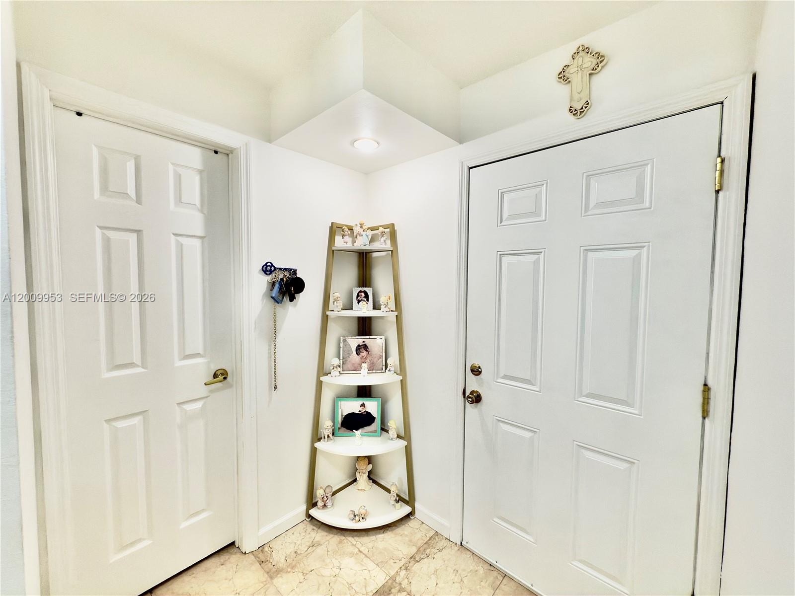 EDEN ISLES CONDO PART 1 - Residential