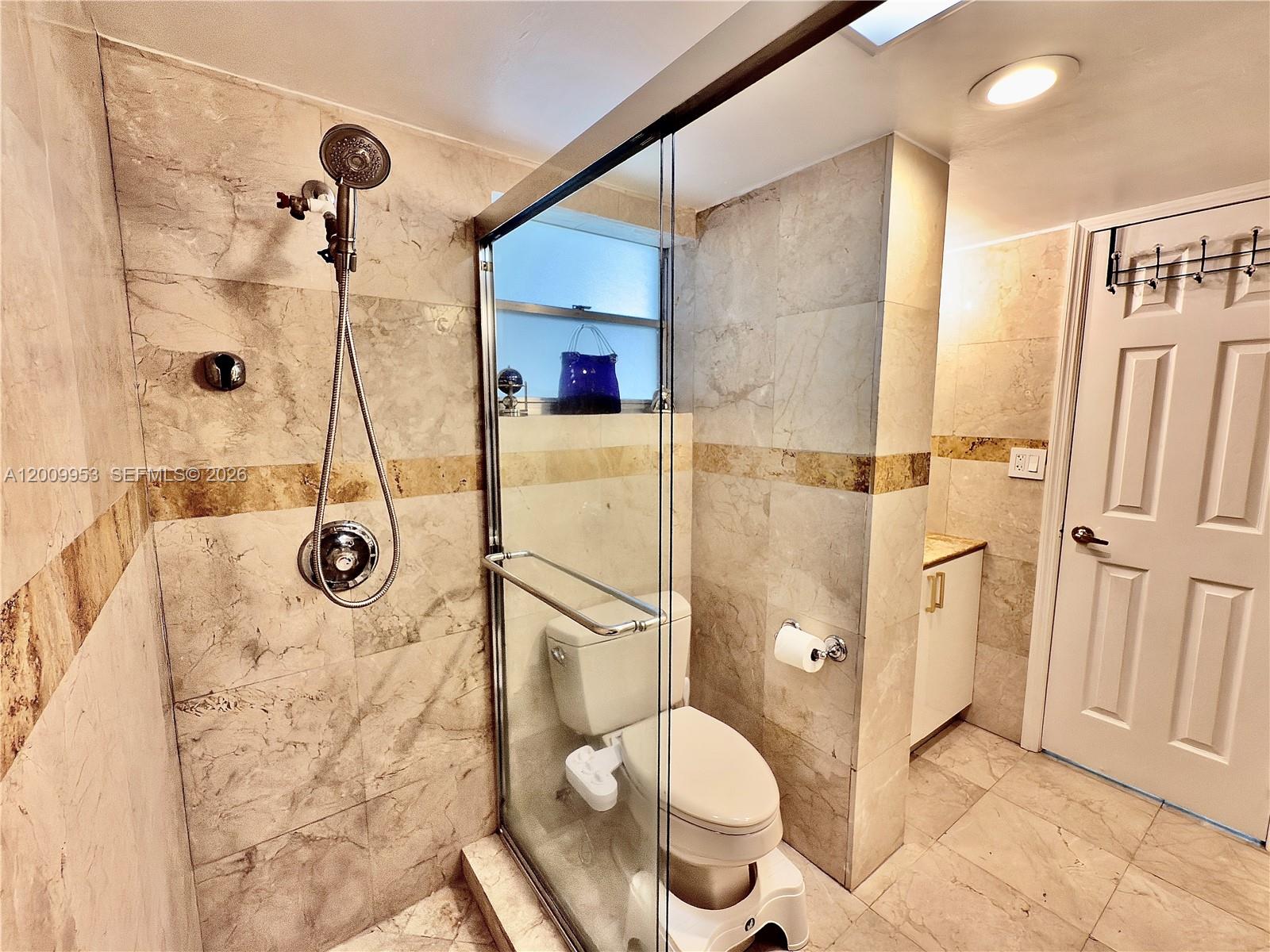 EDEN ISLES CONDO PART 1 - Residential