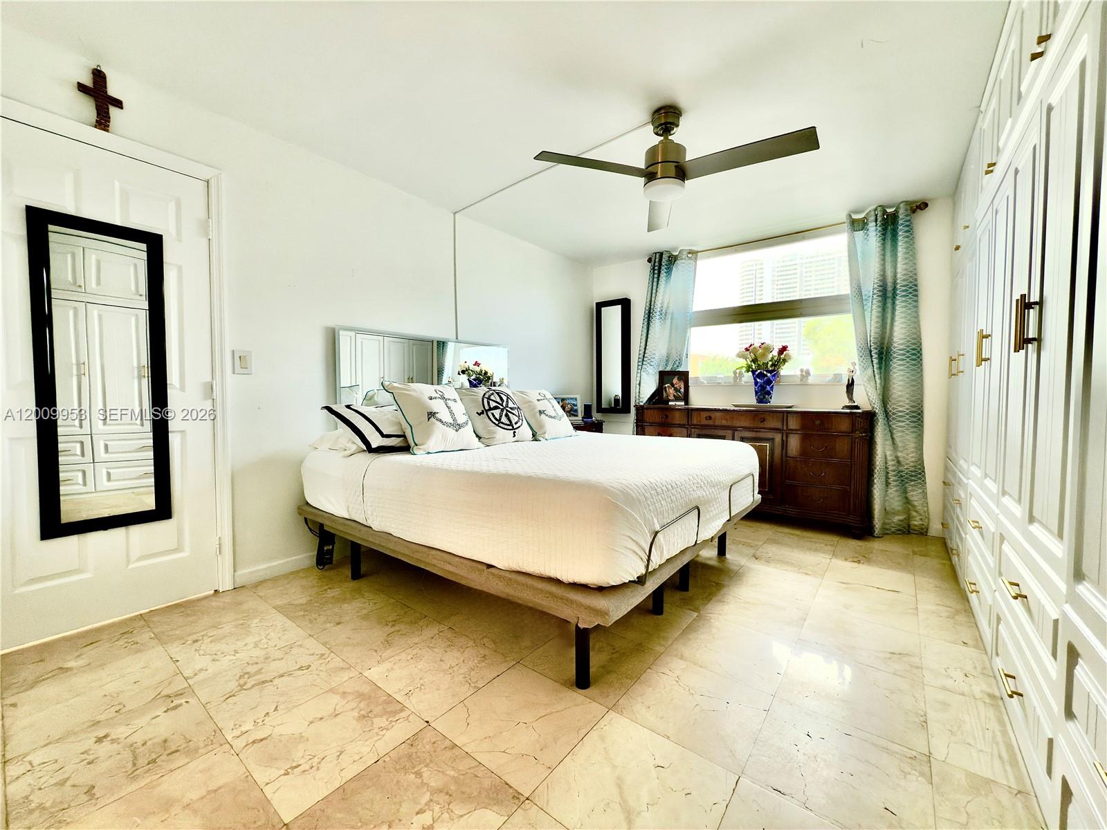 EDEN ISLES CONDO PART 1 - Residential
