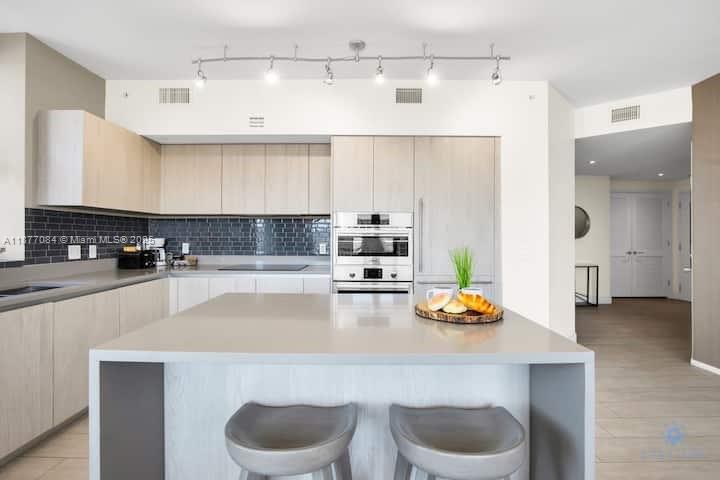 4010 SOUTH OCEAN CONDO - Residential