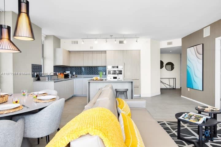 4010 SOUTH OCEAN CONDO - Residential