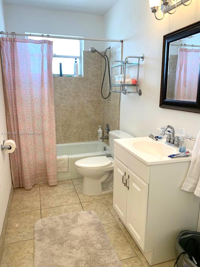 OAK HILLS CONDO NO III - Residential