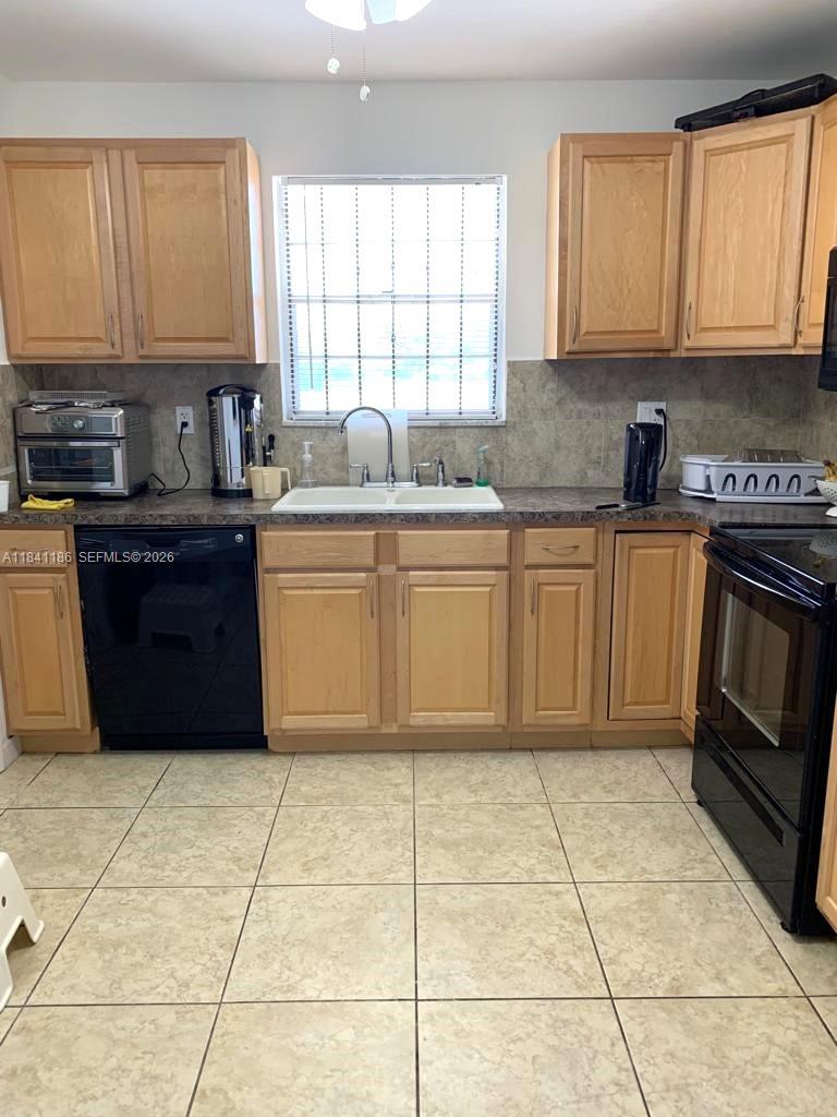 OAK HILLS CONDO NO III - Residential