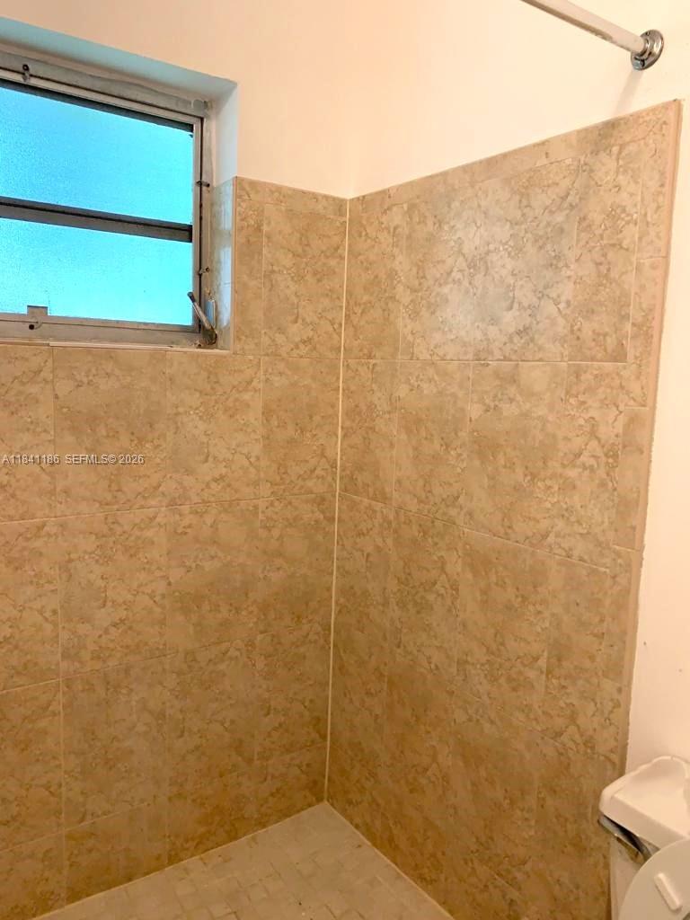 OAK HILLS CONDO NO III - Residential