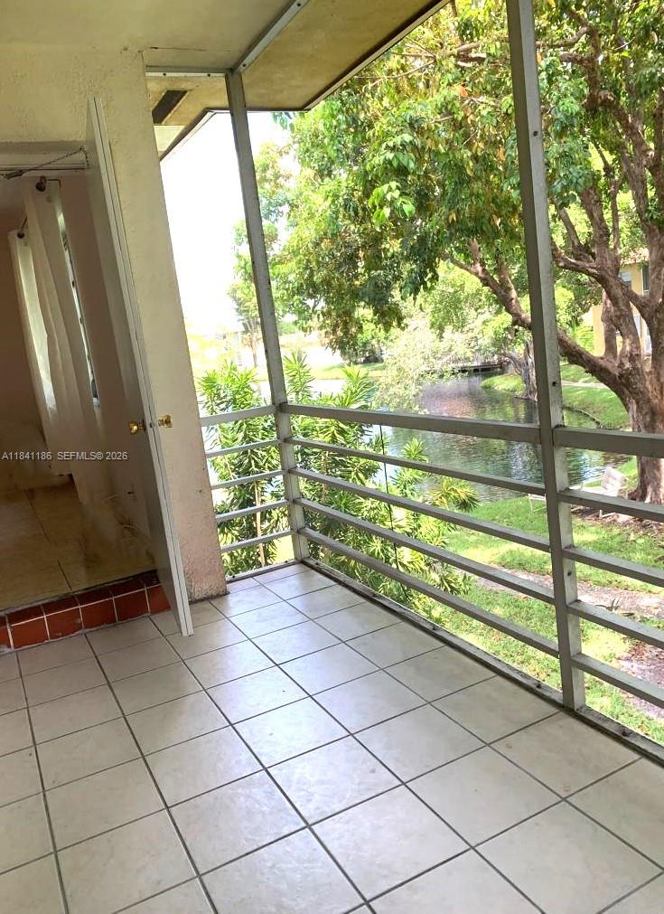 OAK HILLS CONDO NO III - Residential