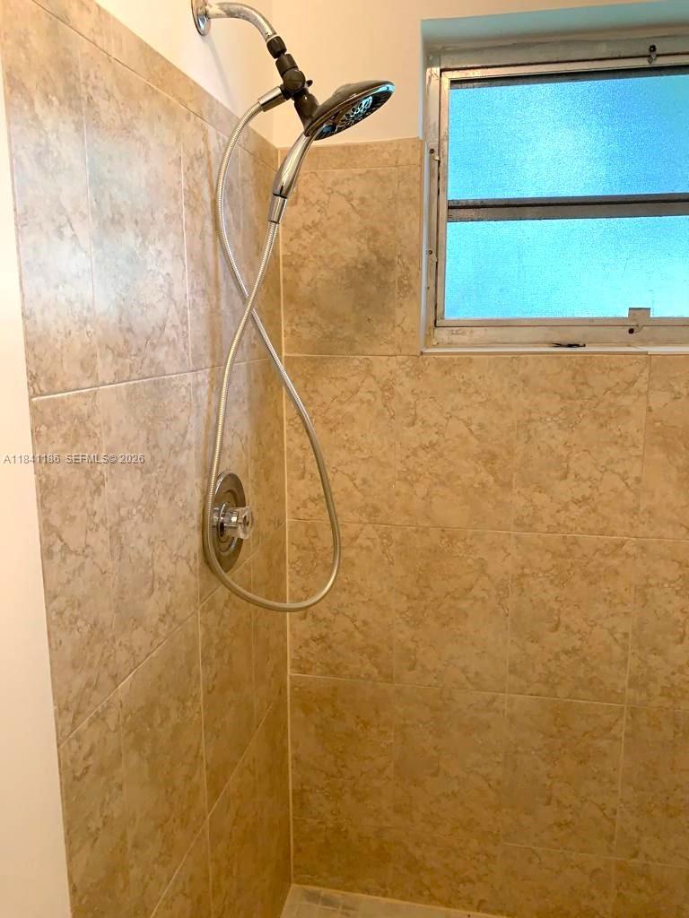 OAK HILLS CONDO NO III - Residential