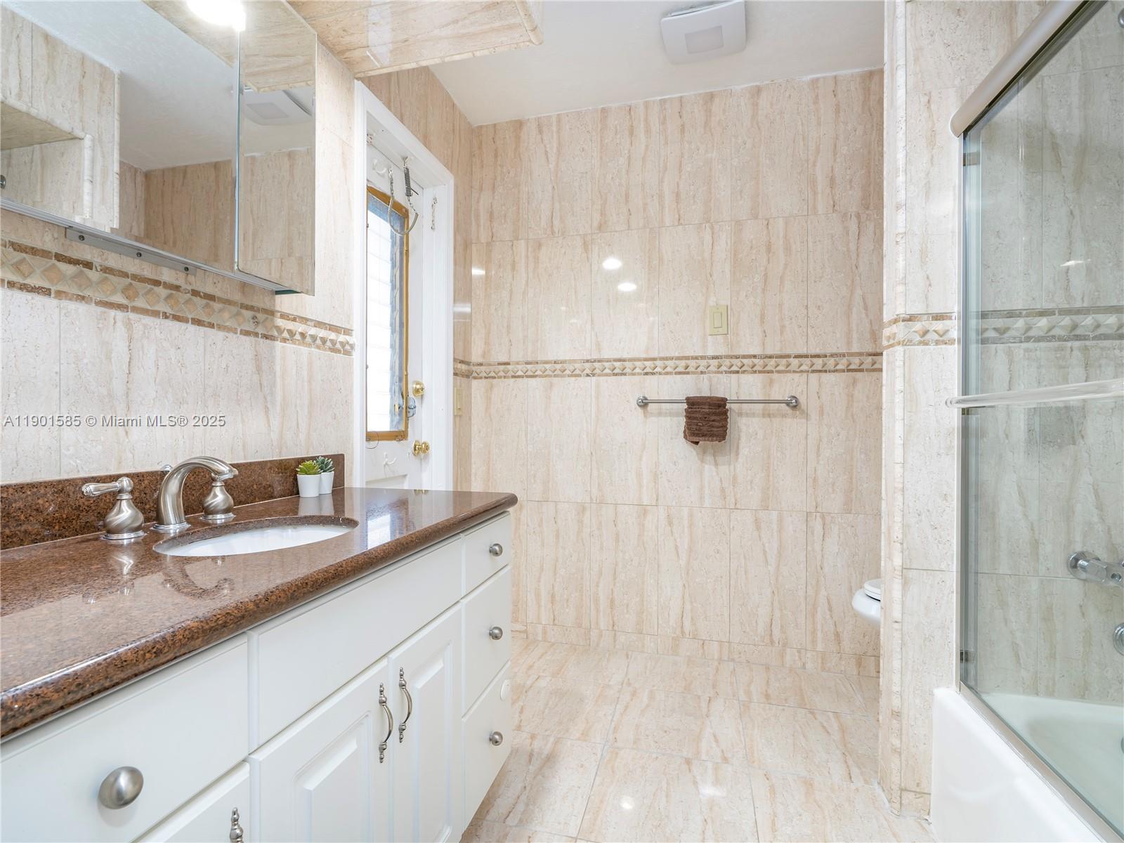 HOLLYWOOD HILLS AMEN PLAT - Residential