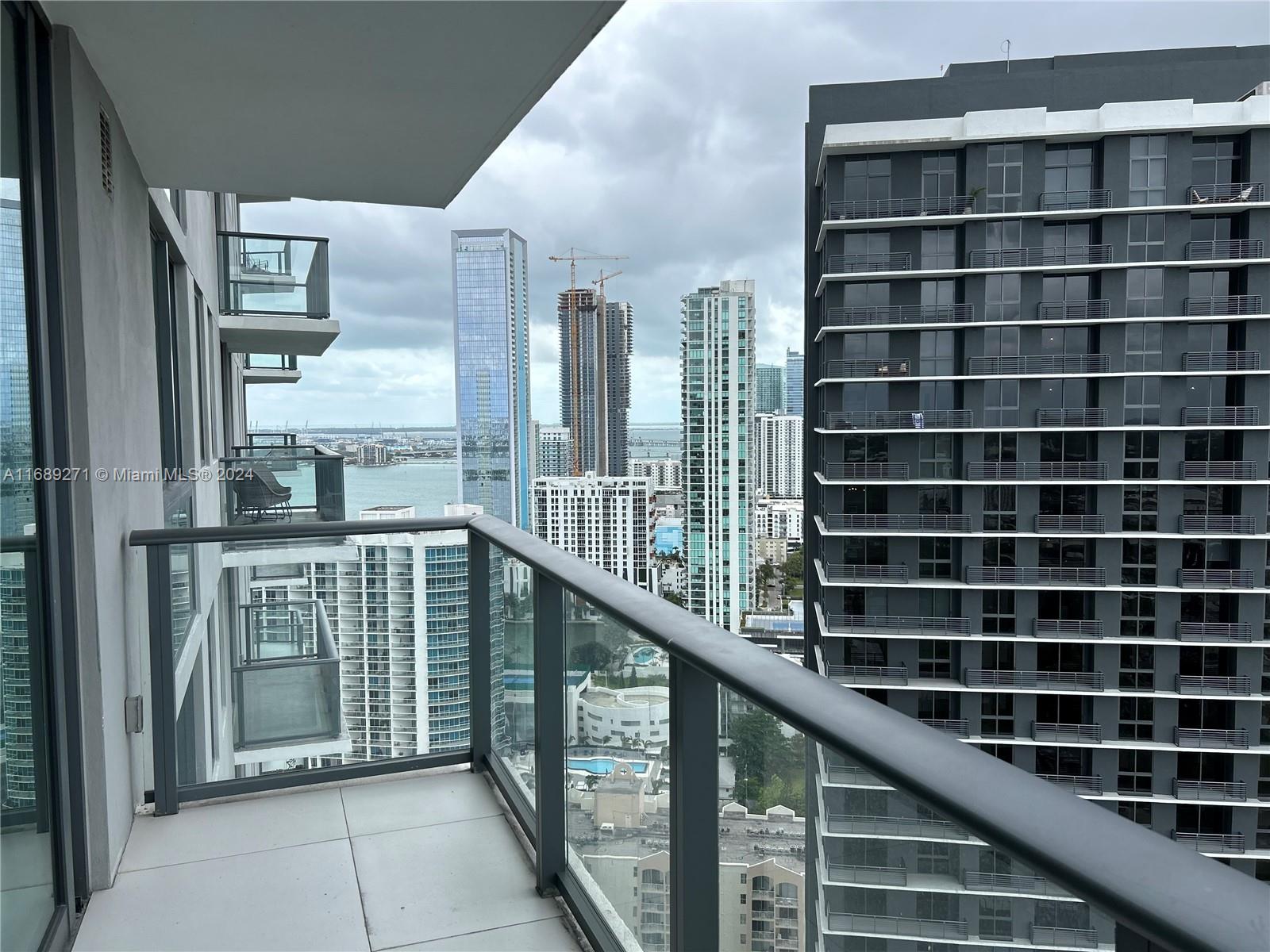 PARAISO BAYVIEWS CONDO - Residential