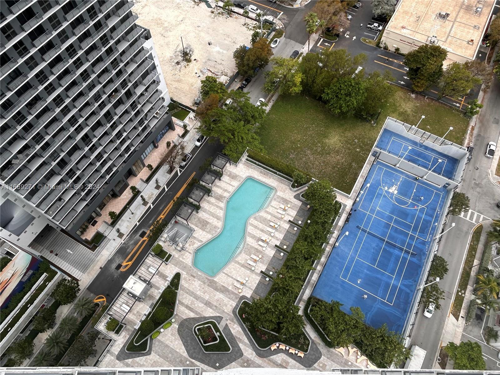 PARAISO BAYVIEWS CONDO - Residential