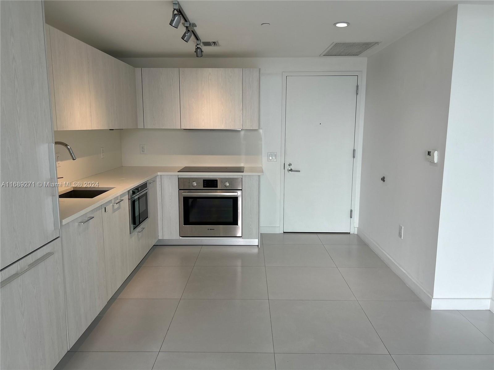PARAISO BAYVIEWS CONDO - Residential