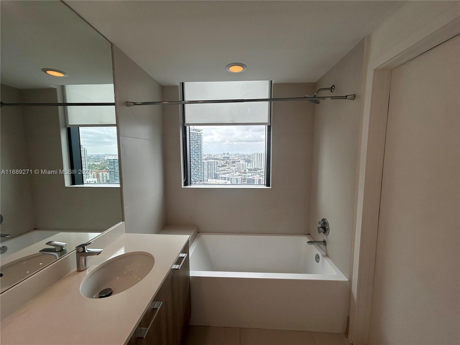 PARAISO BAYVIEWS CONDO - Residential