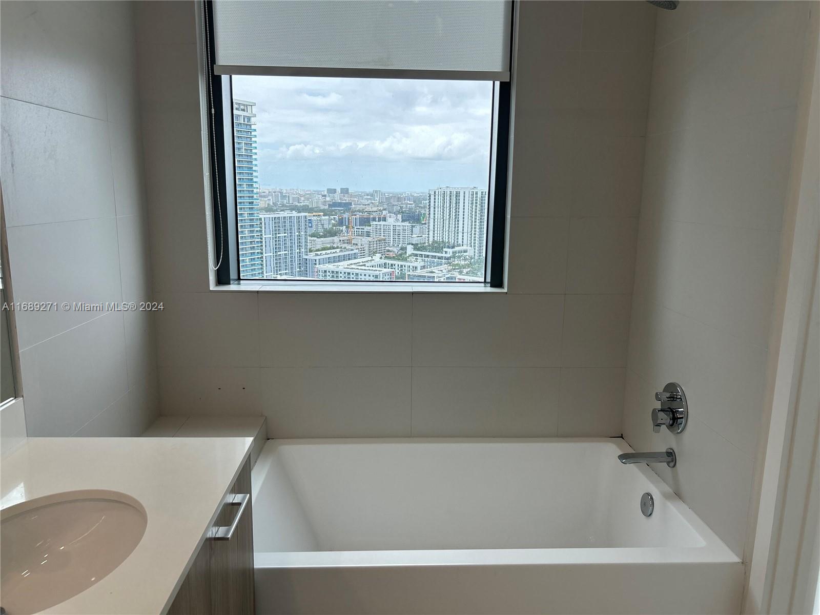 PARAISO BAYVIEWS CONDO - Residential
