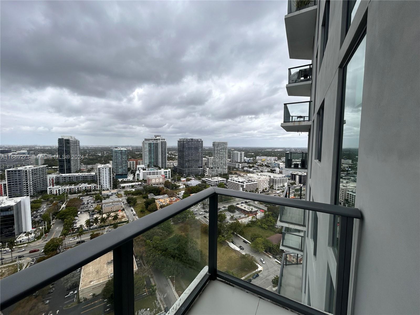 PARAISO BAYVIEWS CONDO - Residential