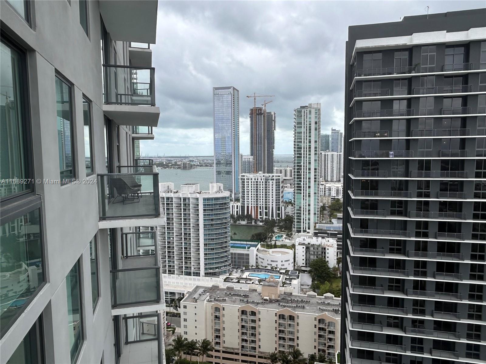 PARAISO BAYVIEWS CONDO - Residential