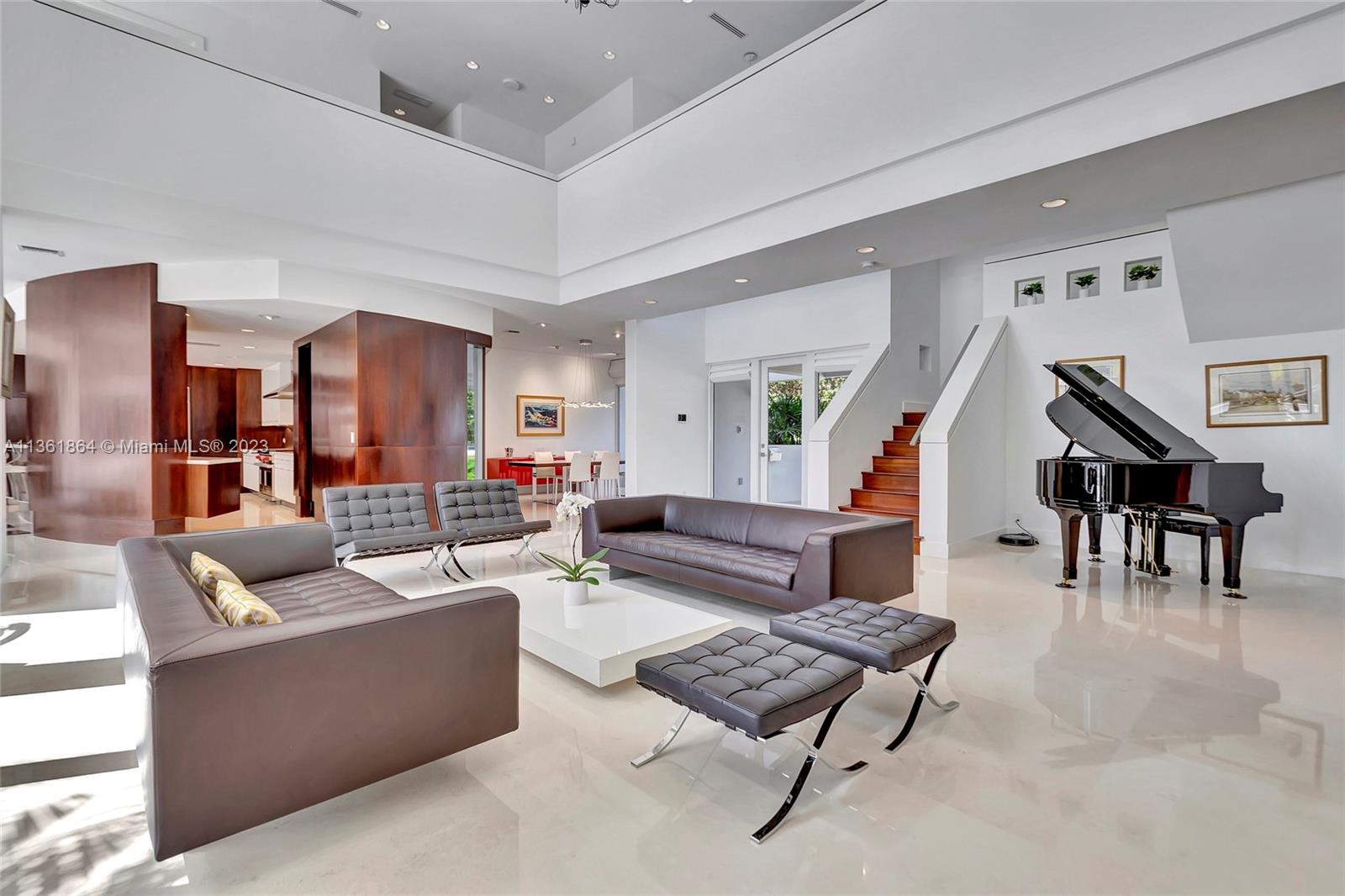 CORAL RIDGE COUNTRY CLUB - Residential