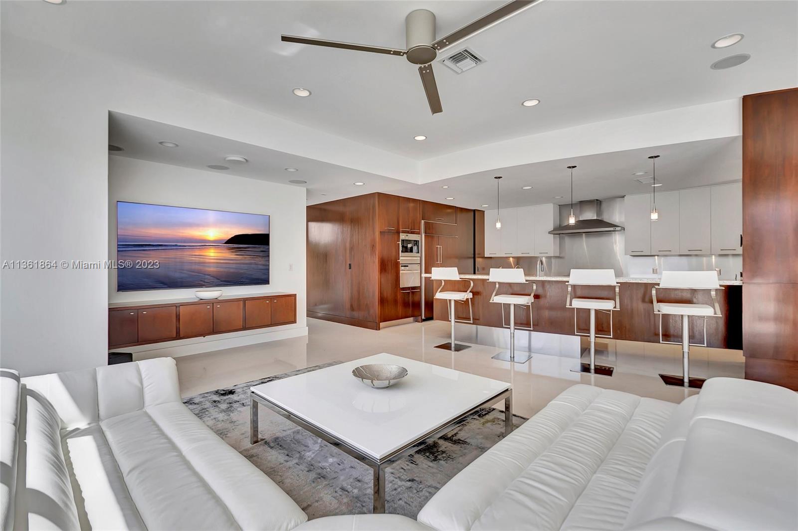 CORAL RIDGE COUNTRY CLUB - Residential