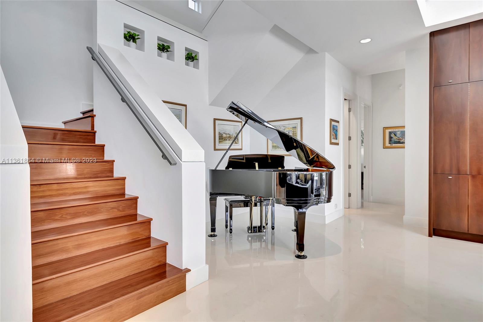 CORAL RIDGE COUNTRY CLUB - Residential