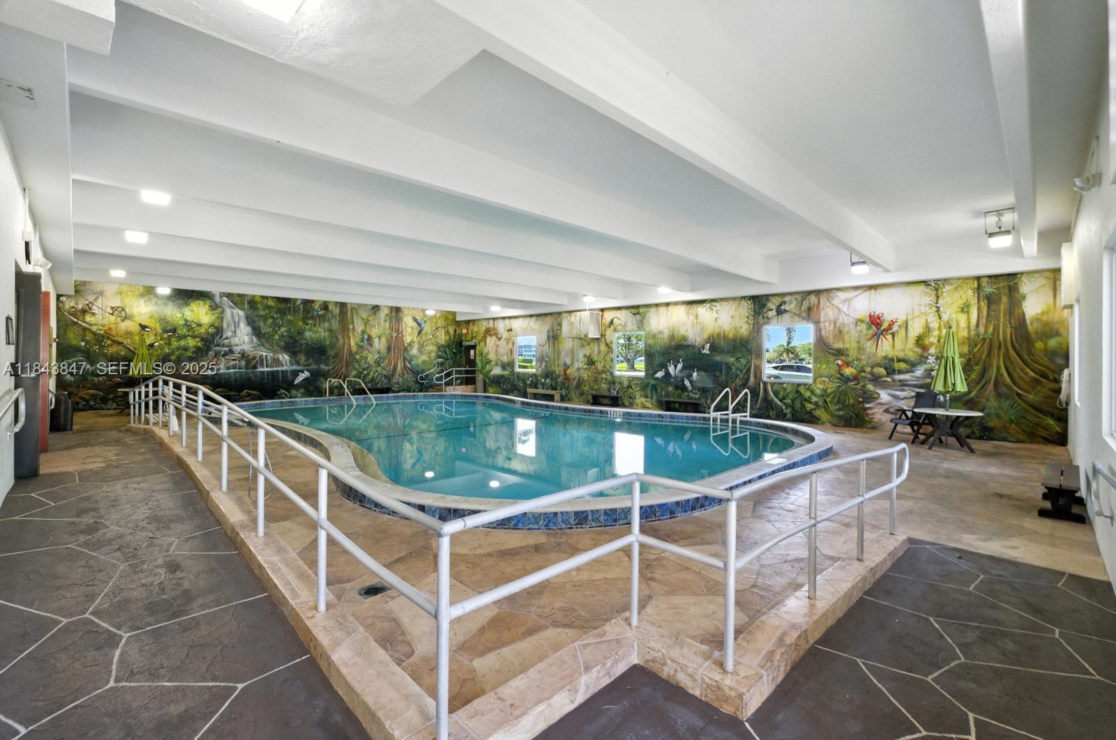 CENTURY VILLAGE - SOMERSET - Residential