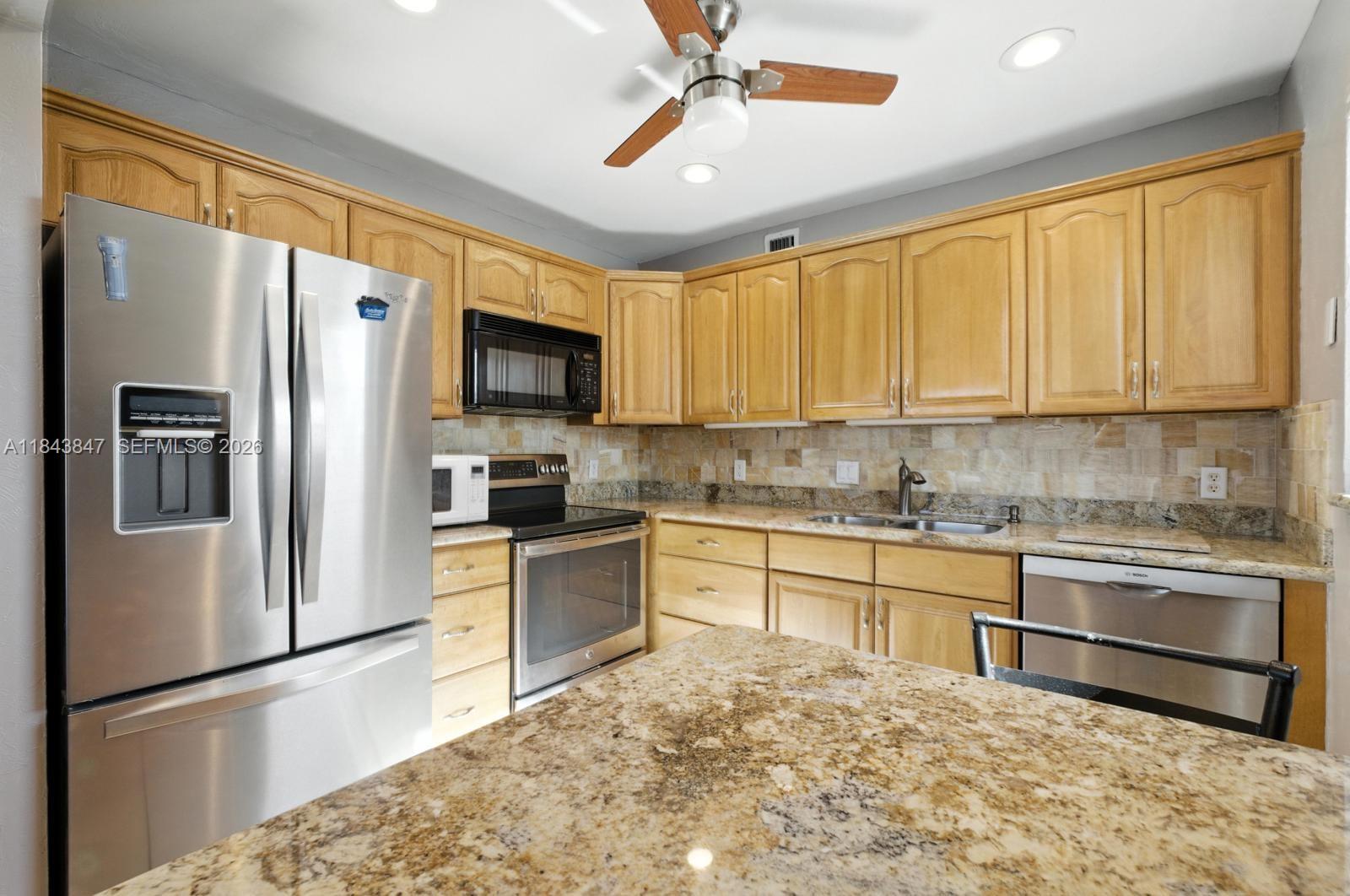 CENTURY VILLAGE - SOMERSET - Residential