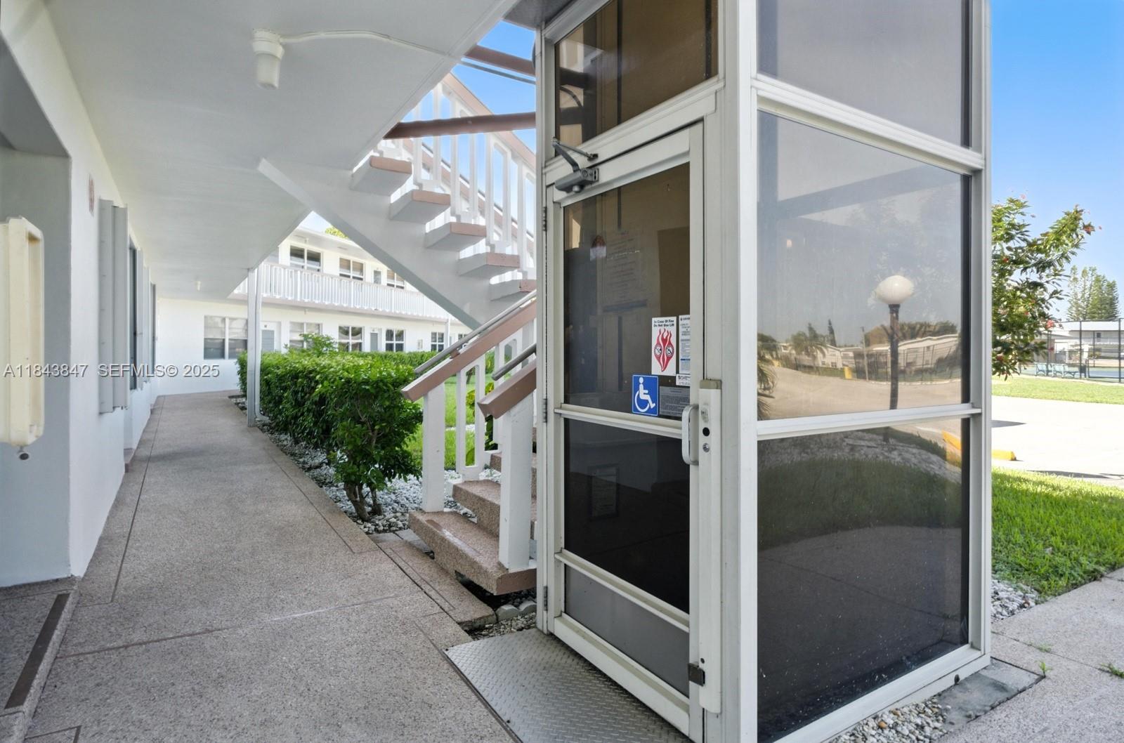 CENTURY VILLAGE - SOMERSET - Residential