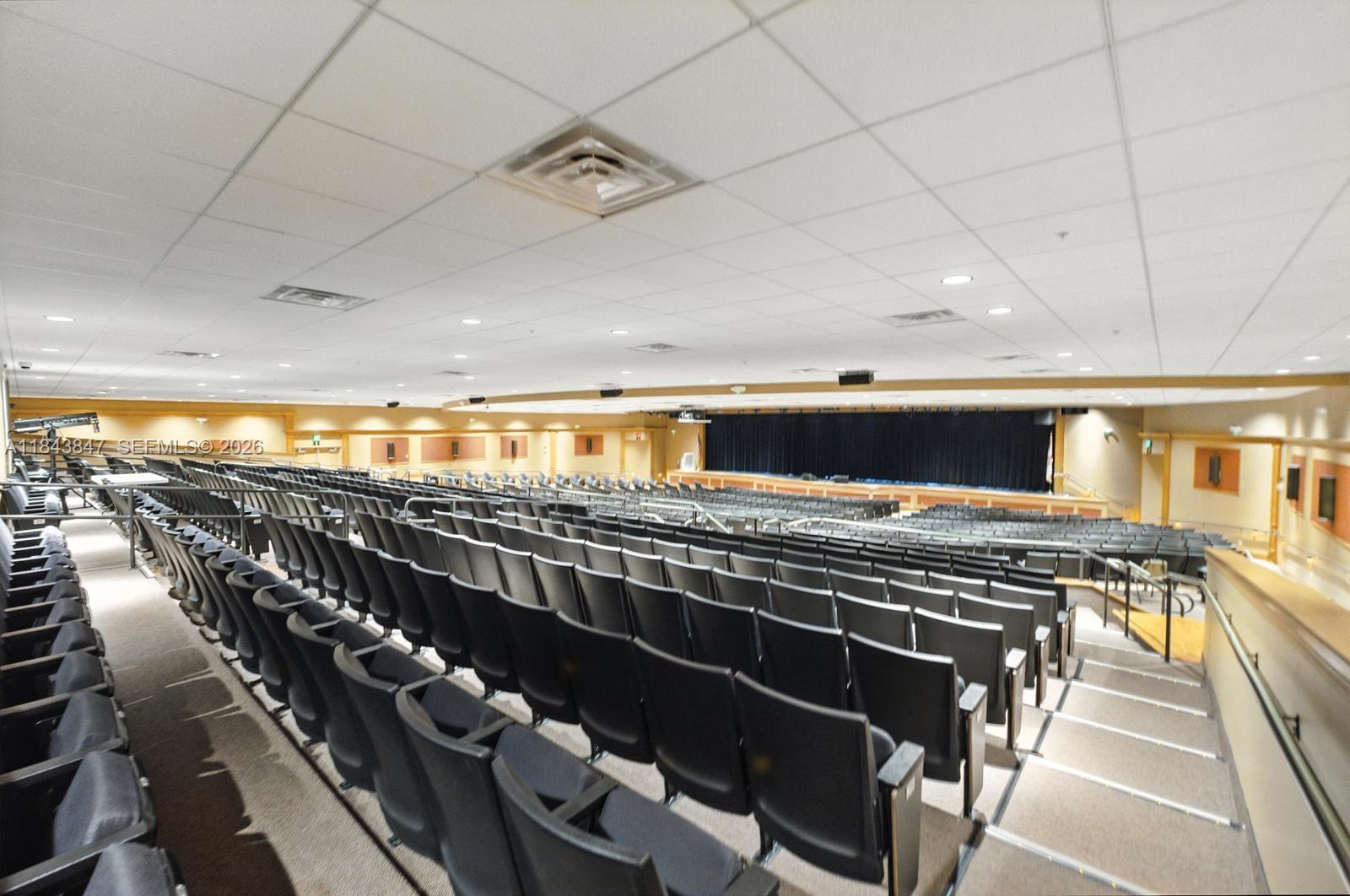 CENTURY VILLAGE - SOMERSET - Residential