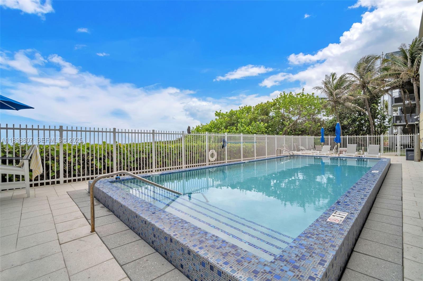 LUNA OCEAN RESIDENCES CON - Residential