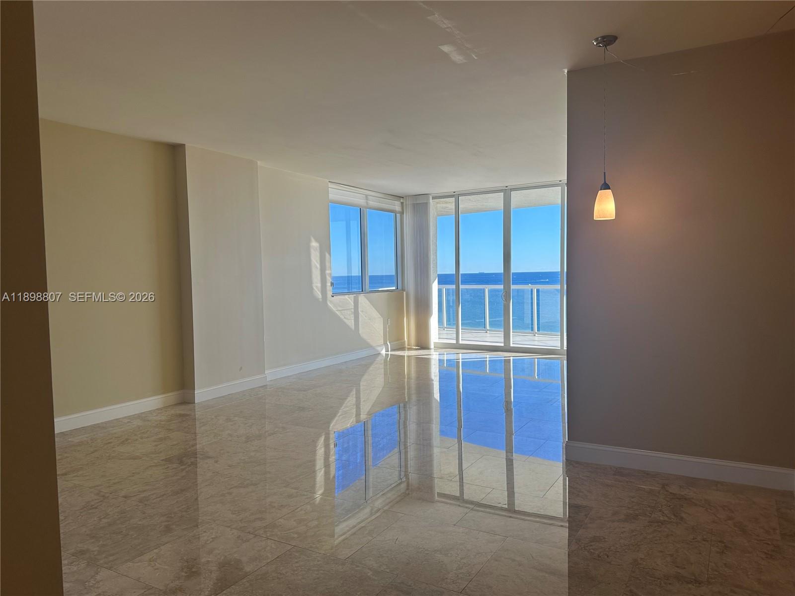 LUNA OCEAN RESIDENCES CON - Residential