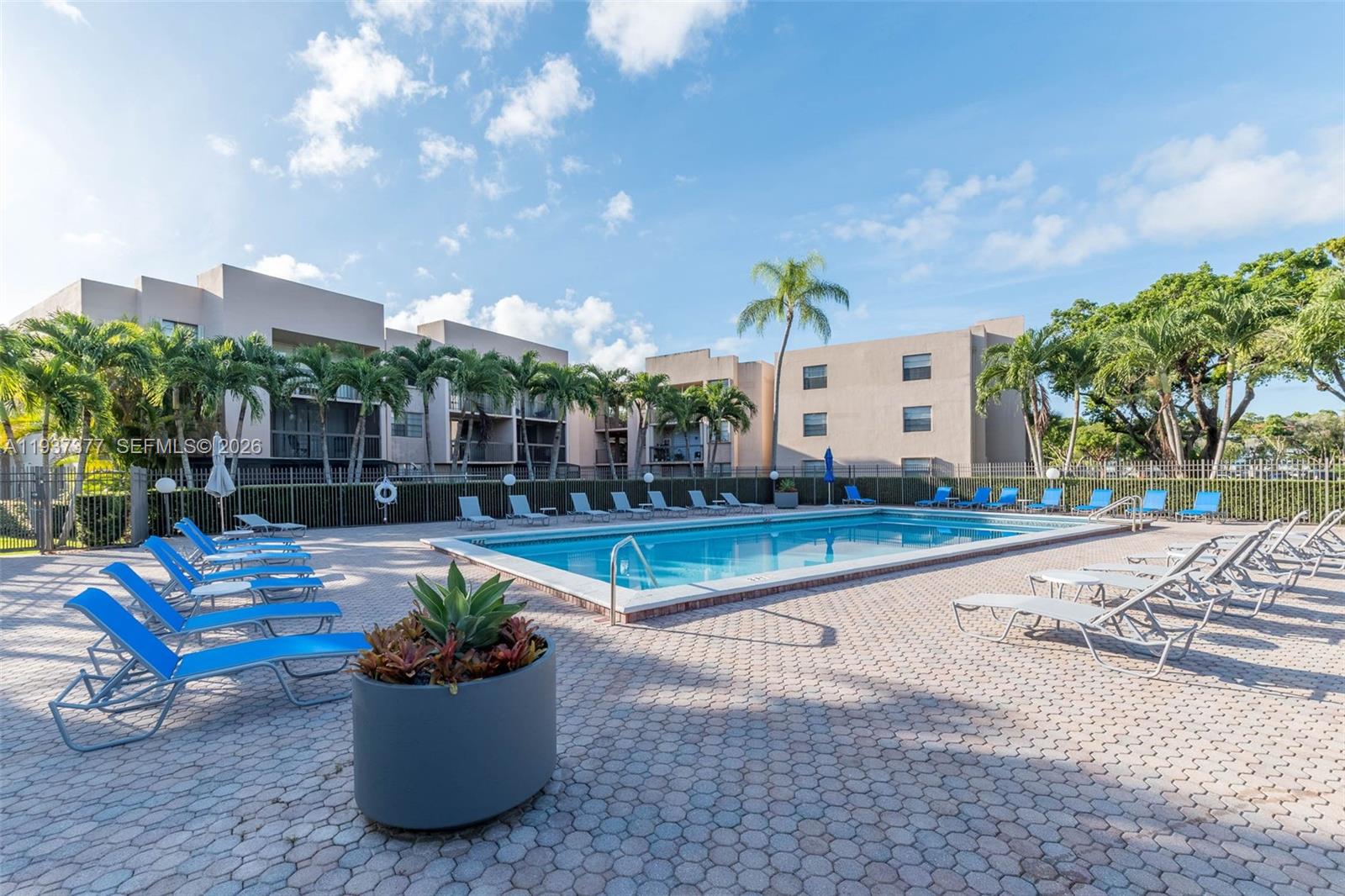 THE GARDENS OF KENDALL - Residential Lease