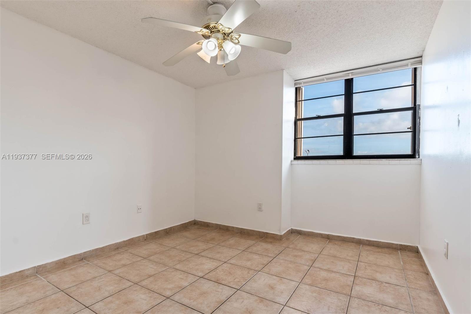 THE GARDENS OF KENDALL - Residential Lease