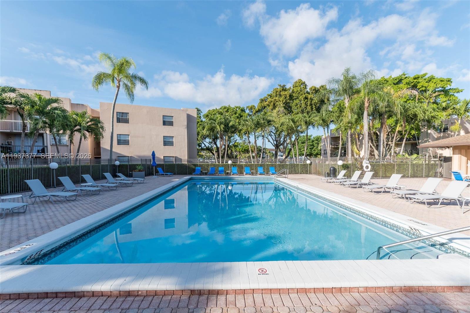 THE GARDENS OF KENDALL - Residential Lease