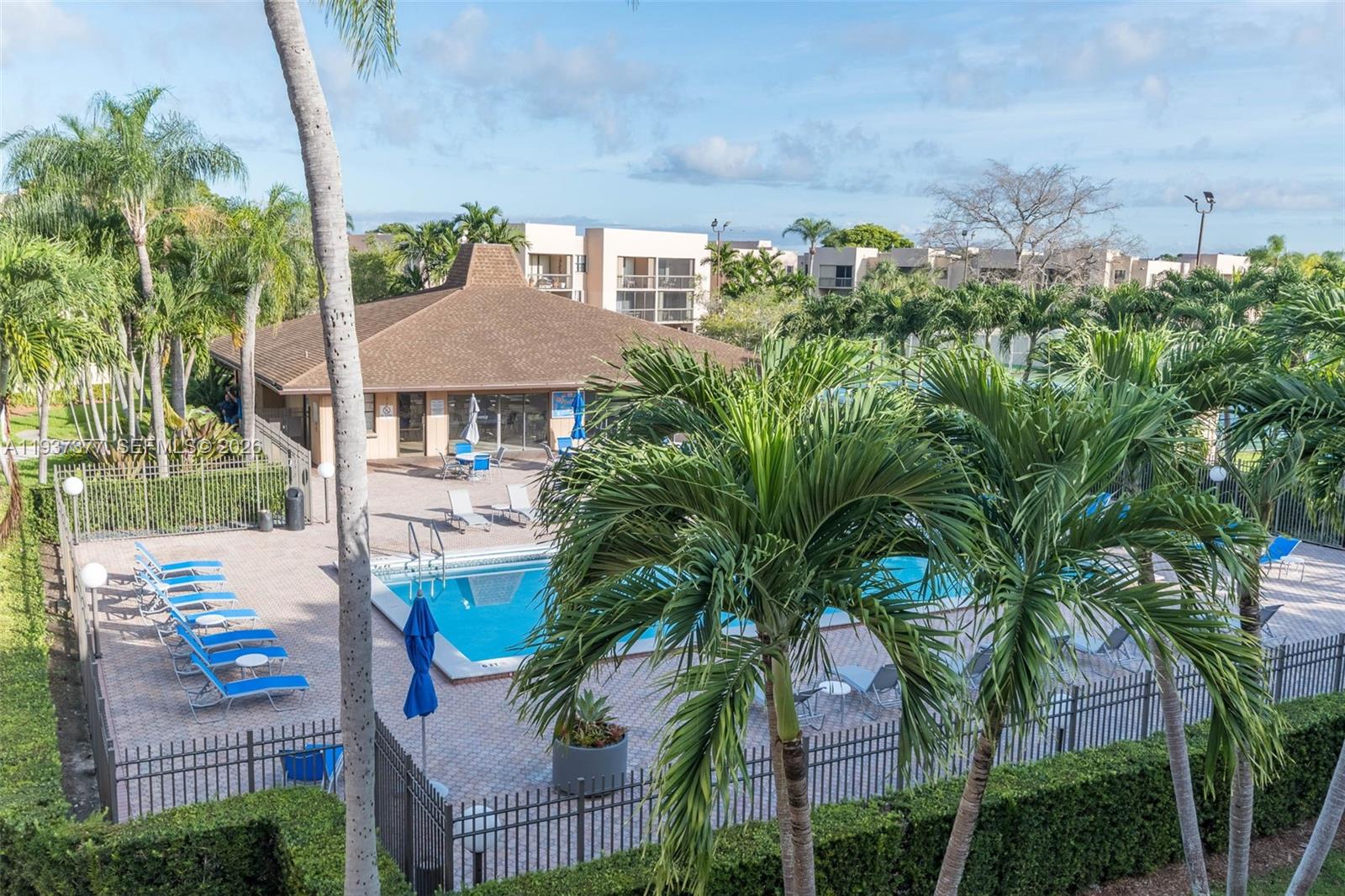 THE GARDENS OF KENDALL - Residential Lease