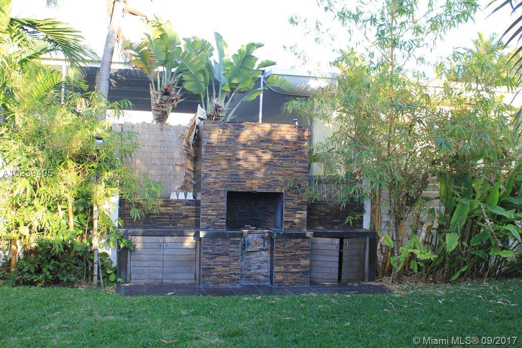 BISCAYNE POINT - Residential Lease