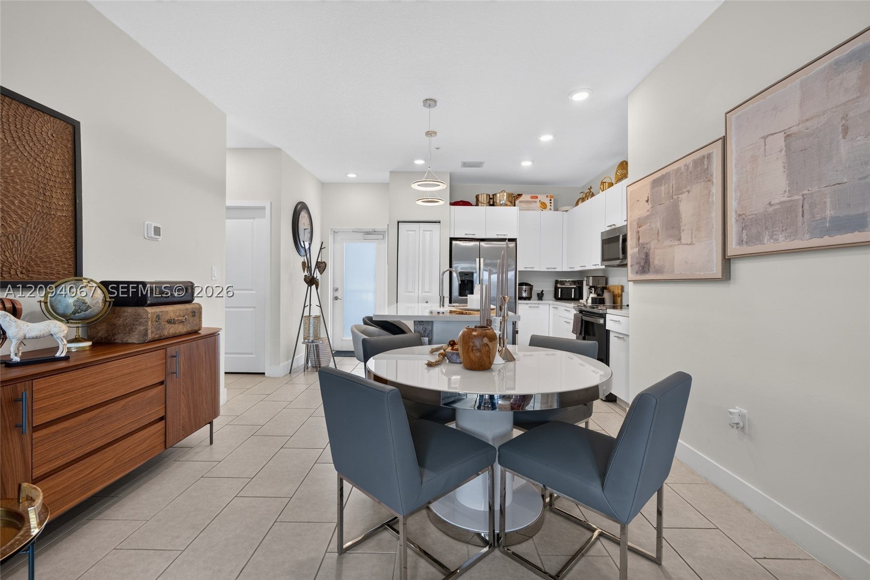 8167 NW 41st St E-208