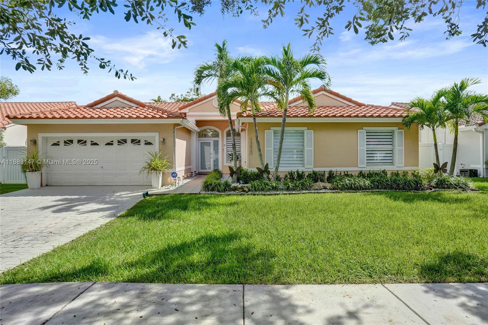 FLAMINGO ESTATES - Residential Lease