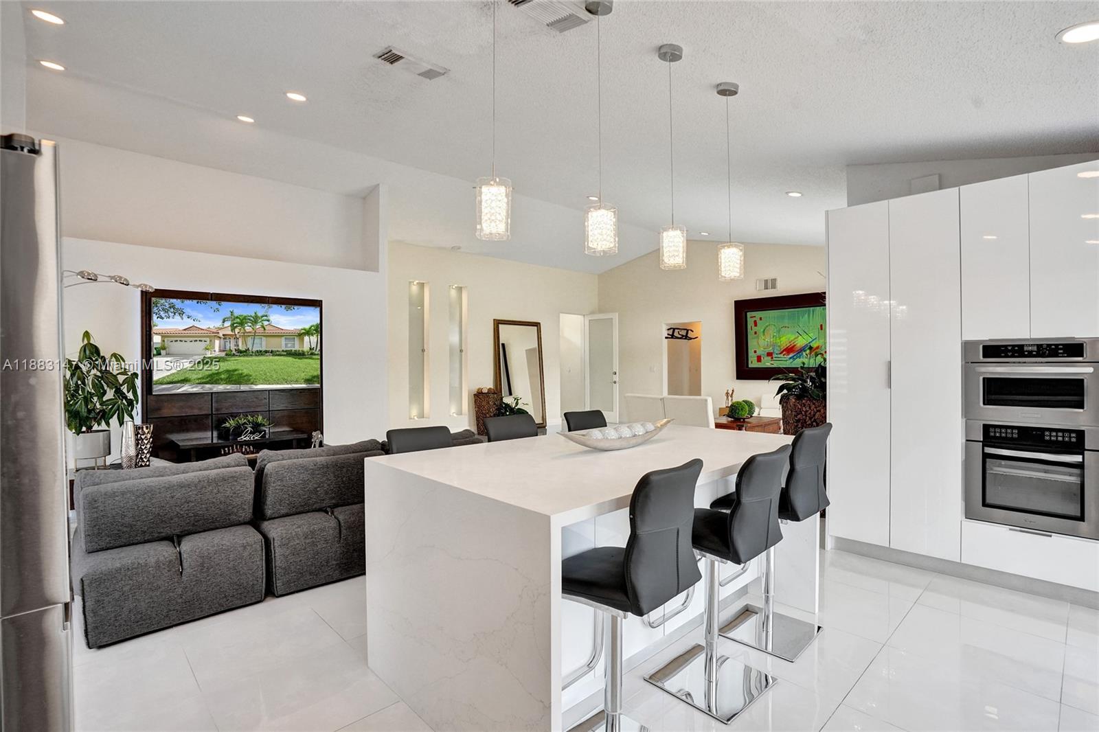 FLAMINGO ESTATES - Residential Lease