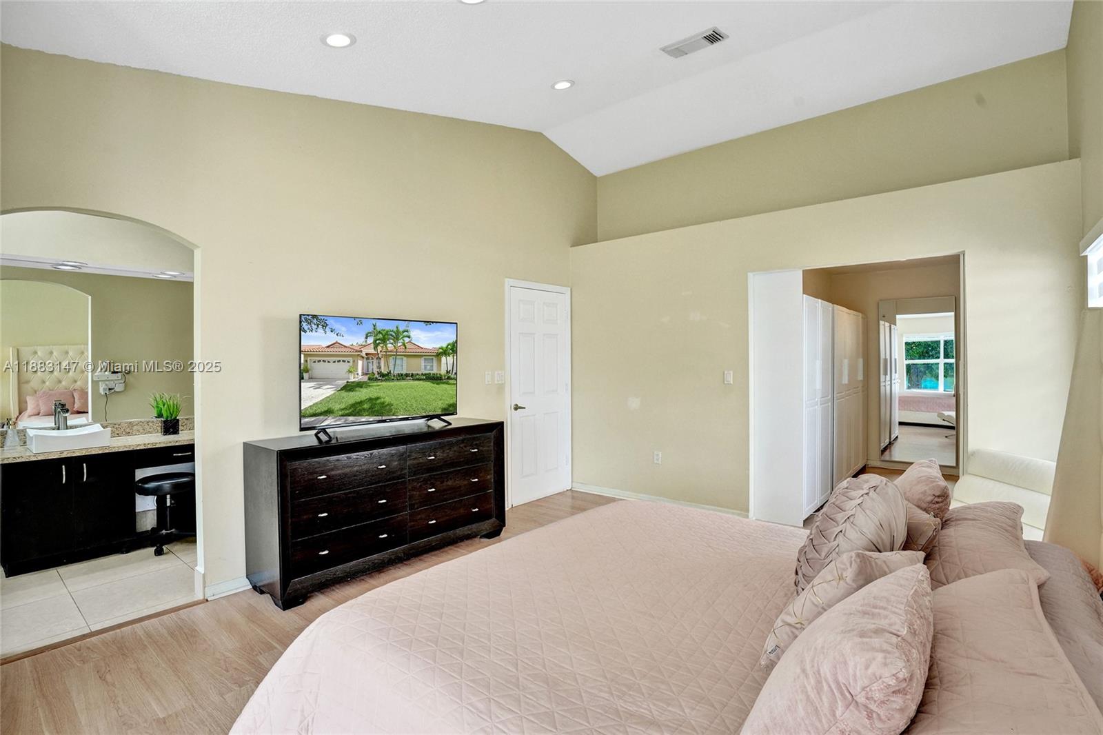 FLAMINGO ESTATES - Residential Lease