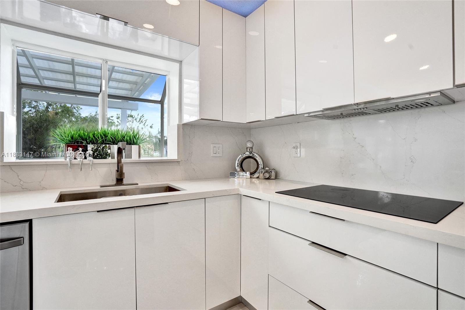 FLAMINGO ESTATES - Residential Lease